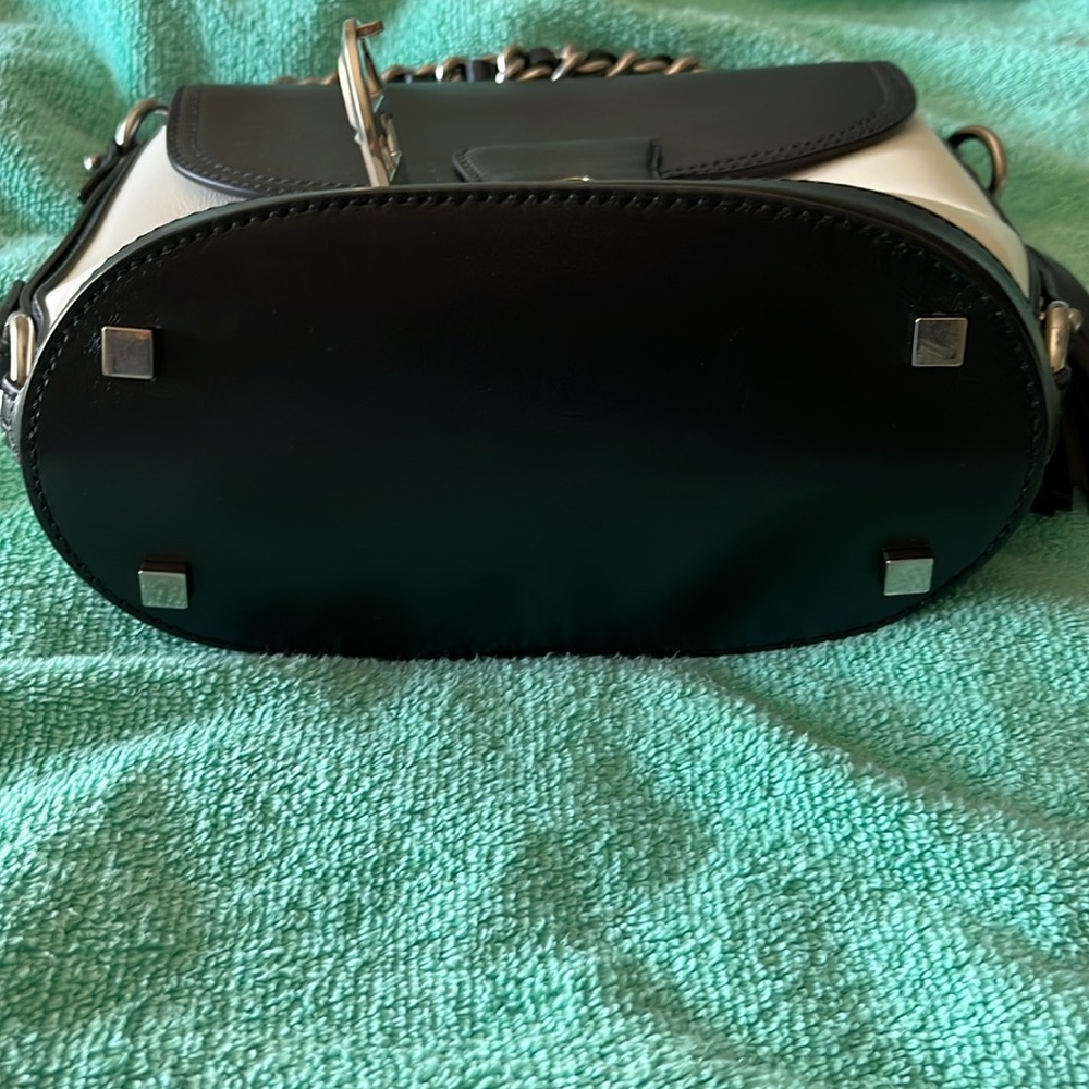 New Michael Kors Collection Black/white shoulder purse - Picture 5 of 6
